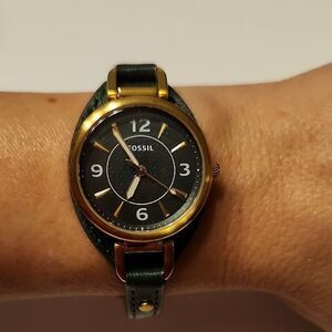 Fossil Women's Carlie Three-Hand Green Leather Strap Watch